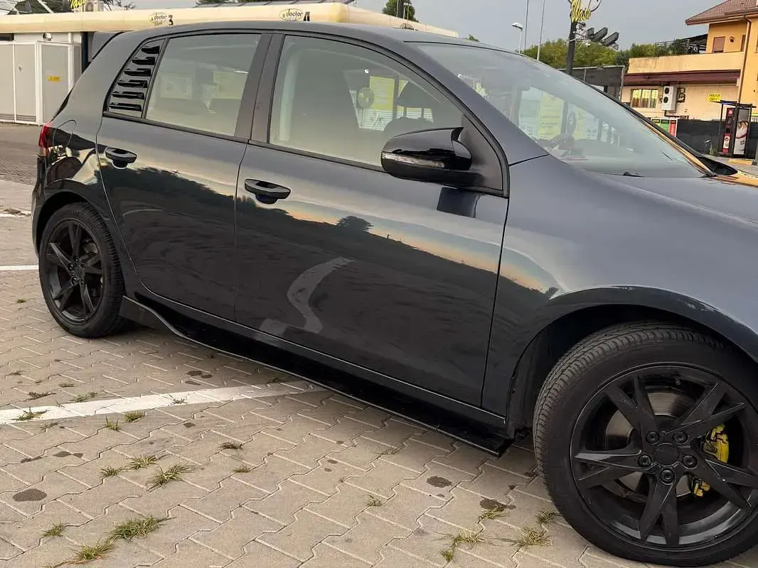 Usata VW Golf VI Comfortline 122 CV (89 kW) 2009 Nero Utilitaria