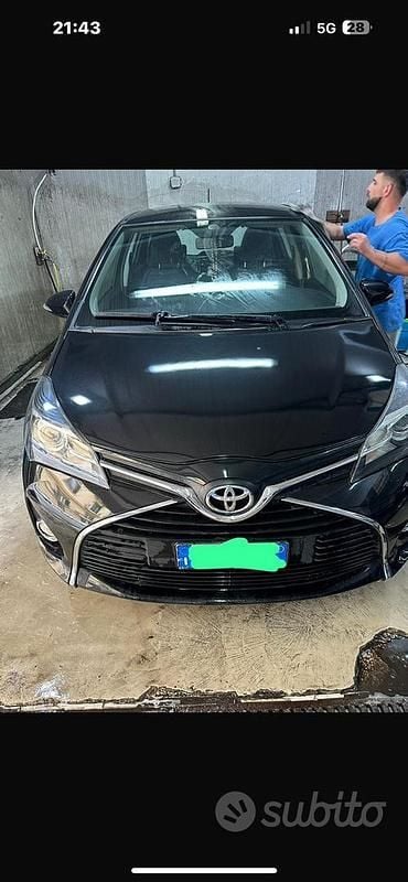 Usata Toyota Yaris 69 CV (50 kW) 2016 Nero Berlina