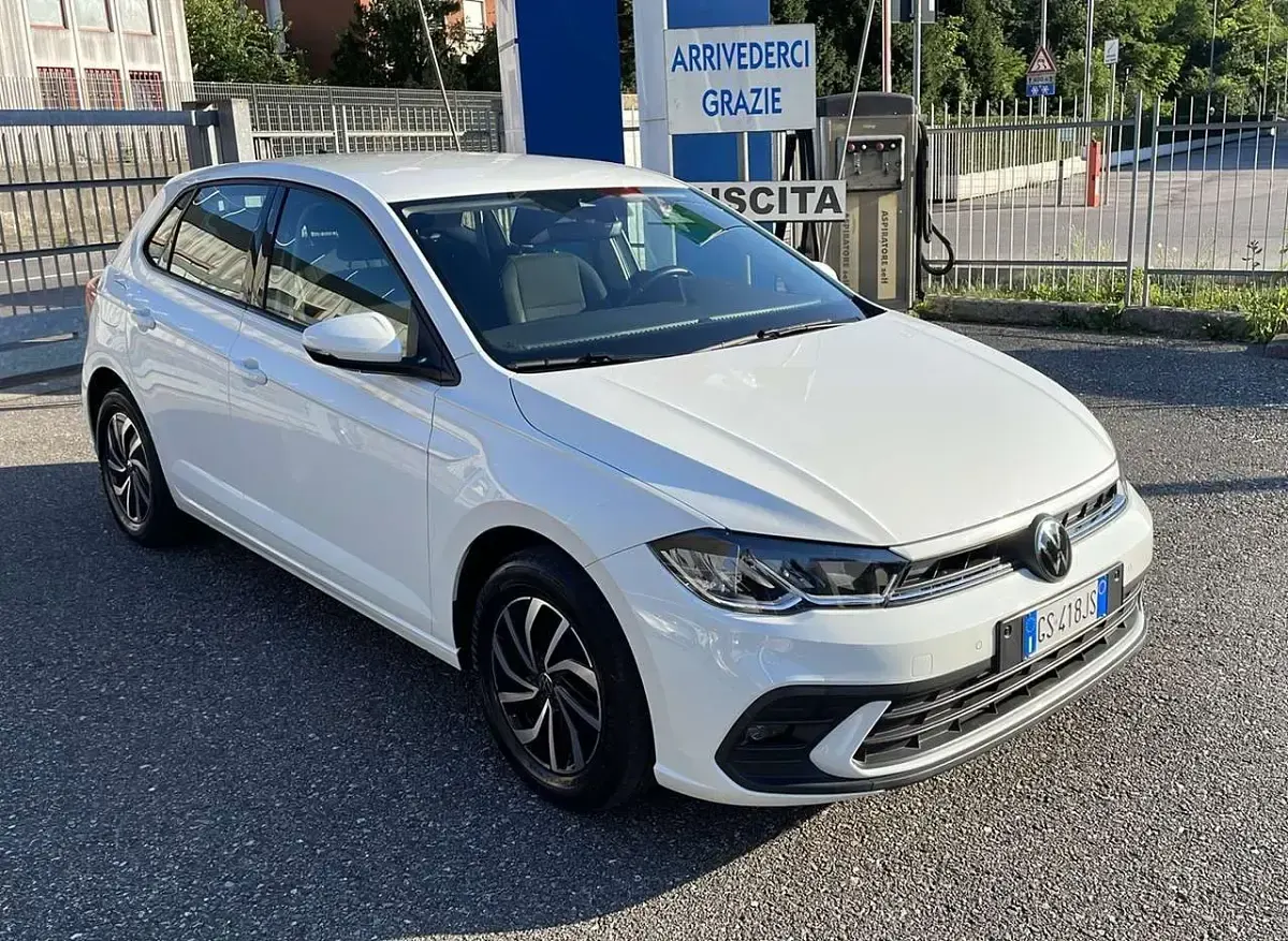 Usata VW Polo Life 95 CV (69 kW) 2023 Bianco Utilitaria