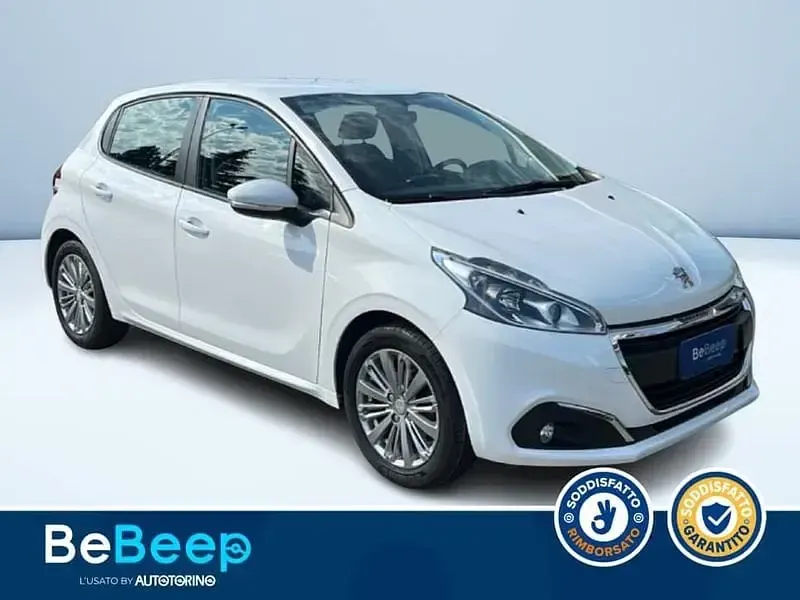 Usata Peugeot 208 Allure 82 CV (60 kW) 2016 Bianco pastello Utilitaria