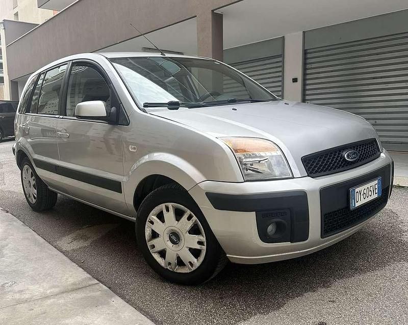 Usata Ford Fusion 68 CV (50 kW) 2009 Utilitaria