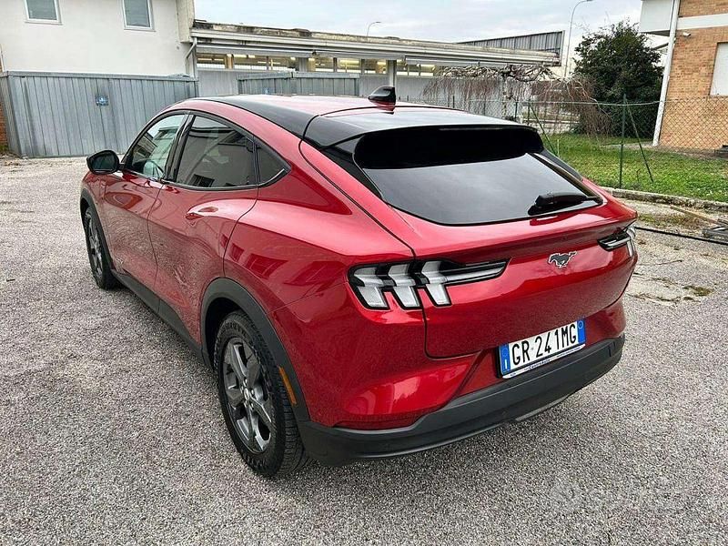 Usata Ford Mustang Mach-E Standard Range 197 kW (269 CV) 2023 Rosso SUV