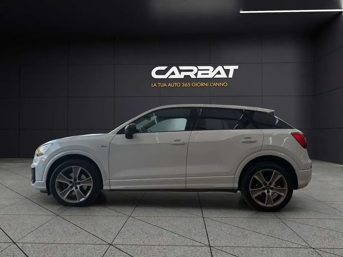 Usata Audi Q2 Design 116 CV (85 kW) 2017 Bianco SUV