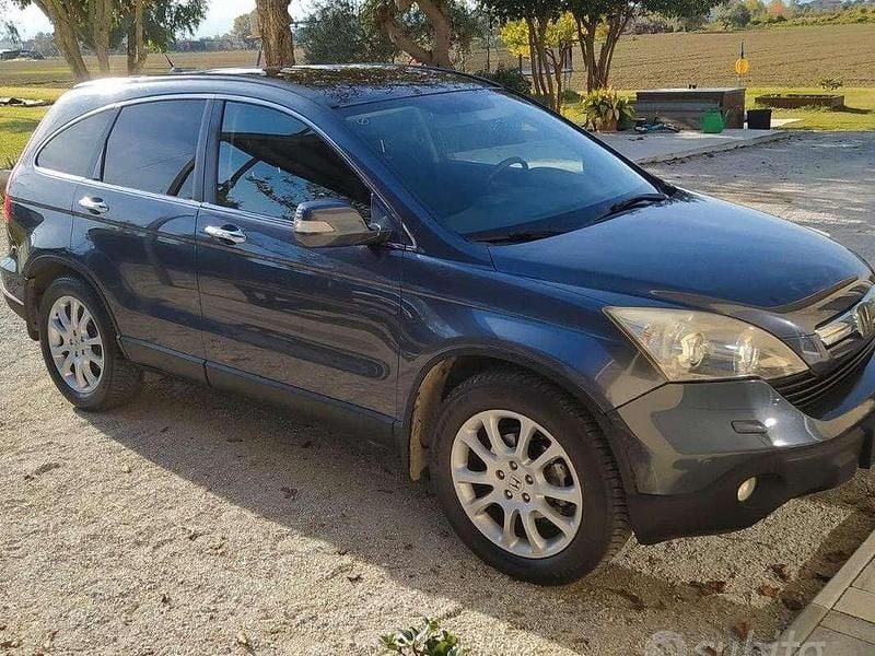 Usata 2007 Honda CR-V Elegance SUV | 4000 € (Buon prezzo) - Immagine 1/4