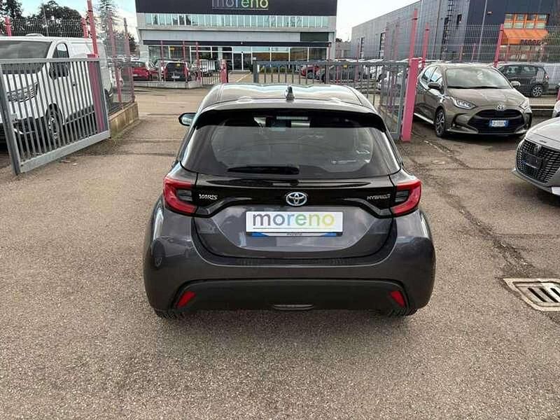 Usata Toyota Yaris Hybrid Trend 116 CV (85 kW) 2022 Grigio Utilitaria