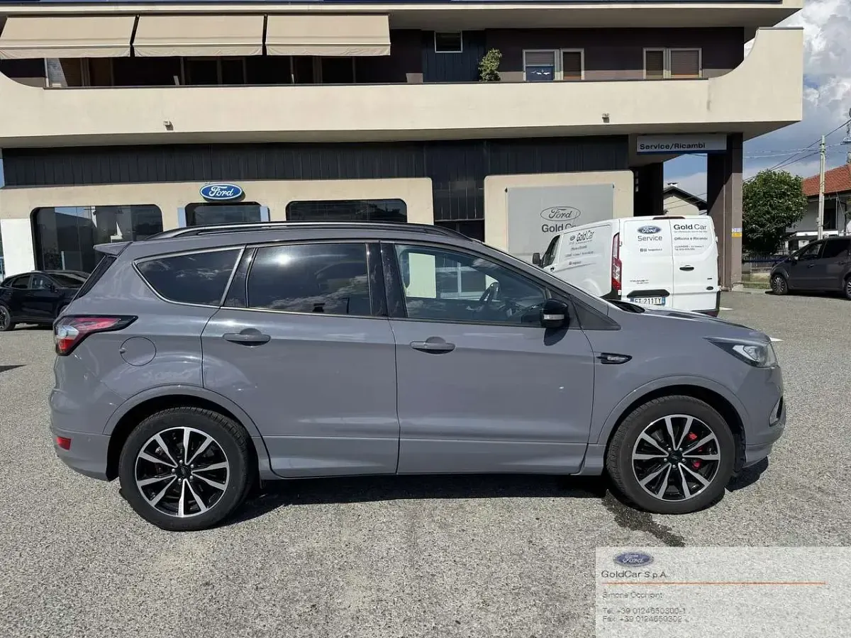 Usata Ford Kuga S 120 CV (88 kW) 2019 Grigio SUV