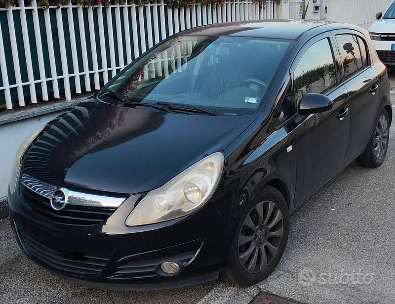 Usata Opel Corsa Edition 86 CV (63 kW) 2010 Nero Utilitaria