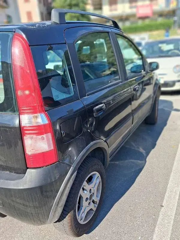 Usata Fiat Panda 4x4 Climbing 60 CV (44 kW) 2006 Nero Utilitaria