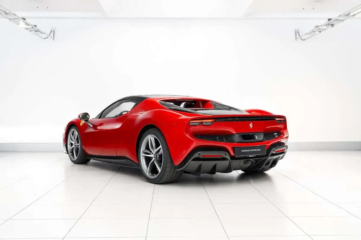 Usata Ferrari 296 829 CV (609 kW) 2022 Other Cabrio