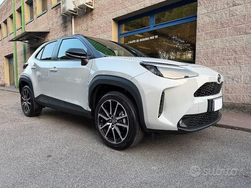 Usata Toyota Yaris Cross Sport 130 CV (95 kW) 2025 Bianco SUV