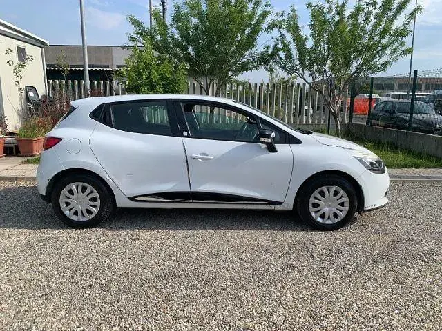 Usata Renault Clio IV 73 CV (53 kW) 2014 Bianco Berlina