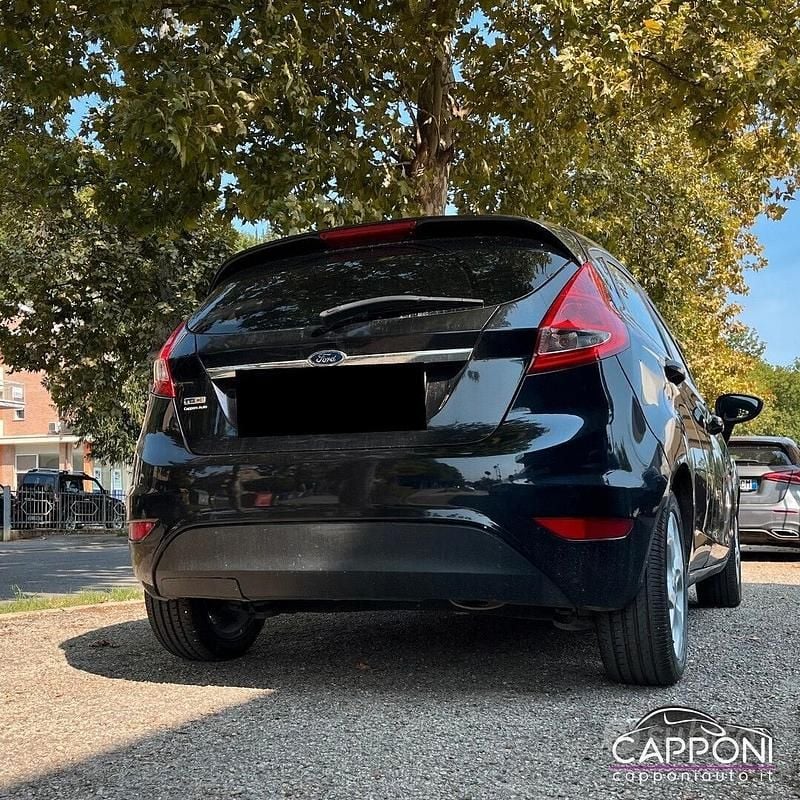 Usata Ford Fiesta 70 CV (51 kW) 2012 Nero Utilitaria