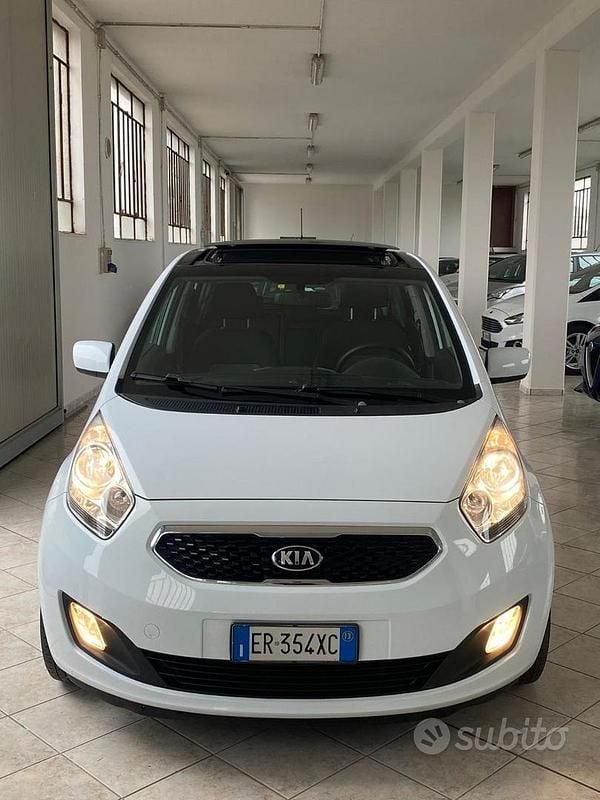 Usata Kia Venga 90 CV (66 kW) 2013 Bianco Utilitaria