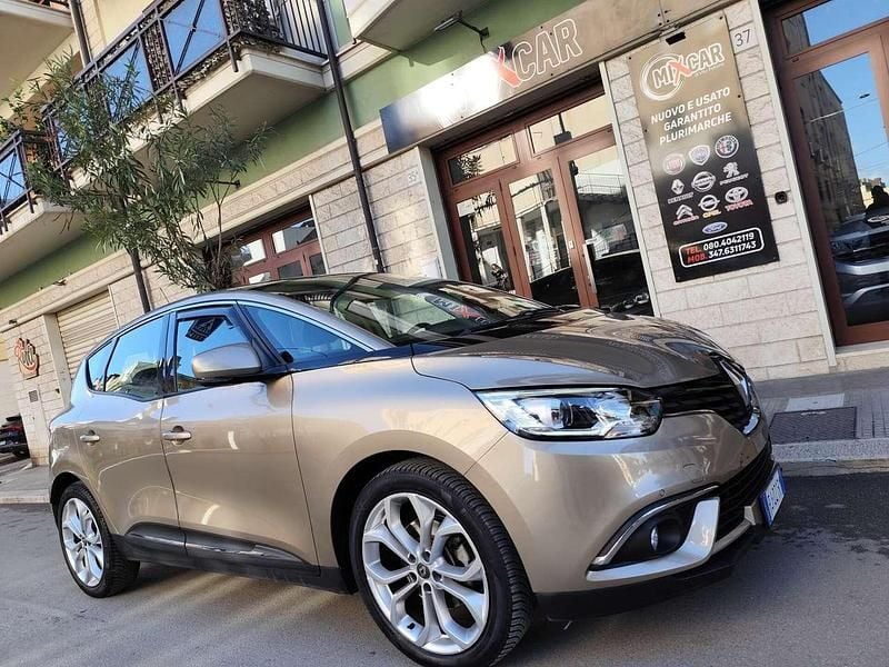 Beige Usata 2017 Renault Scénic IV Zen Monovolume | 11.500 € (Buon prezzo) - Immagine 1/4