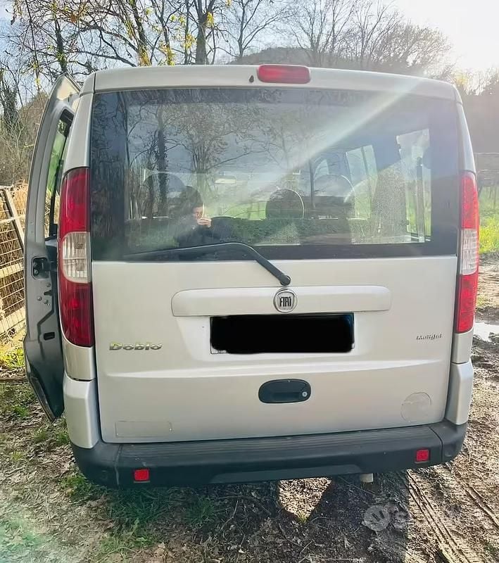 Usata Fiat Doblò 120 CV (88 kW) 2009 Monovolume