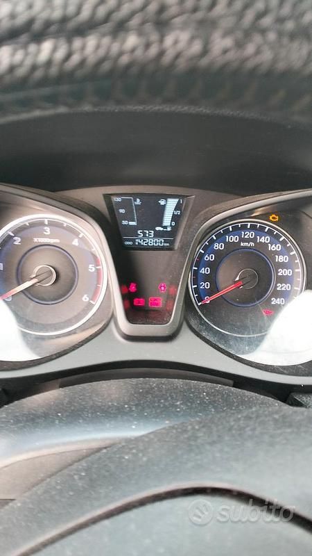 Usata Hyundai ix20 Comfort 116 CV (85 kW) 2013 Grigio Utilitaria