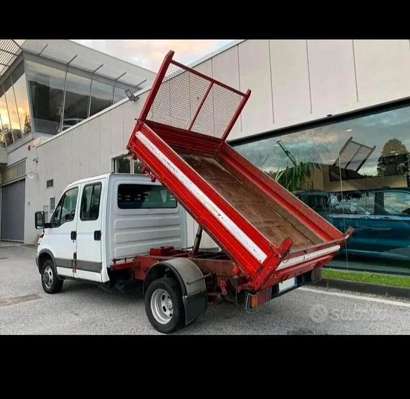 Usata Iveco Daily 125 CV (91 kW) 2002 Bianco