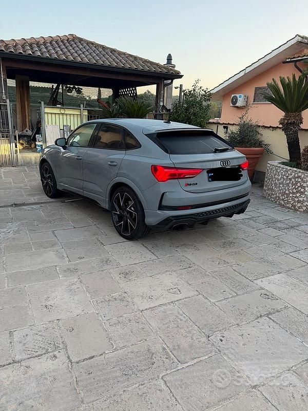 Grigio Usata 2023 Audi RS Q3 Sportback Comfort SUV | 55.000 € (Buon prezzo) - Immagine 1/4