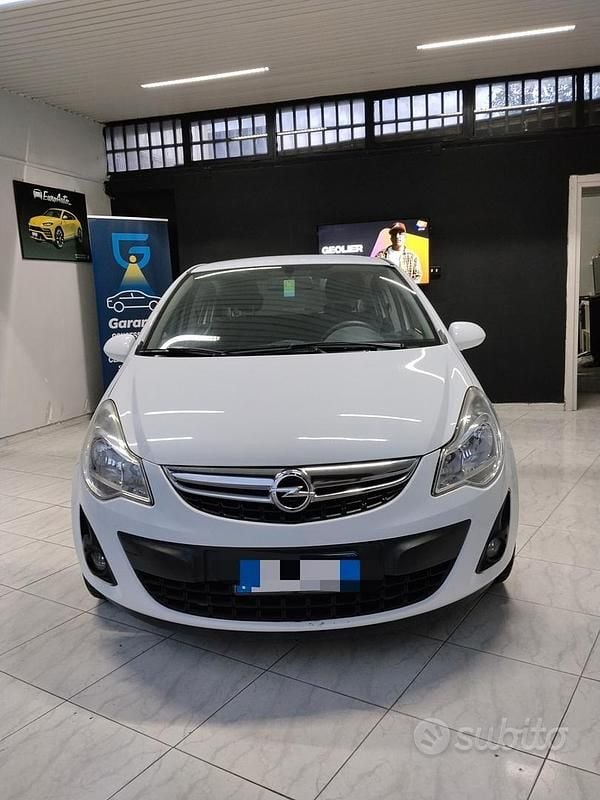 Usata Opel Corsa 86 CV (63 kW) 2011 Bianco Utilitaria