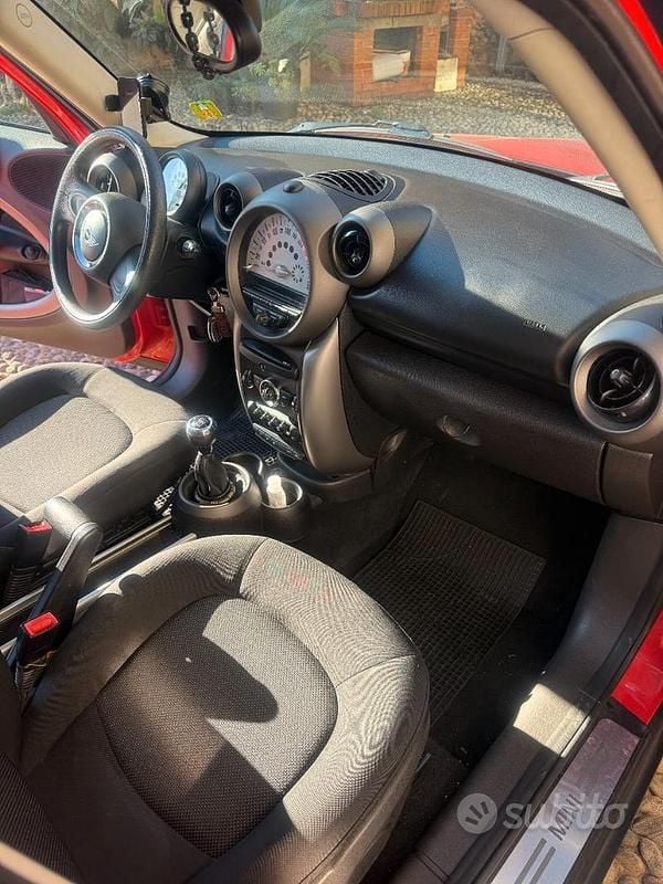 Rosso Usata 2011 Mini Countryman SUV | 7000 € - Immagine 1/4