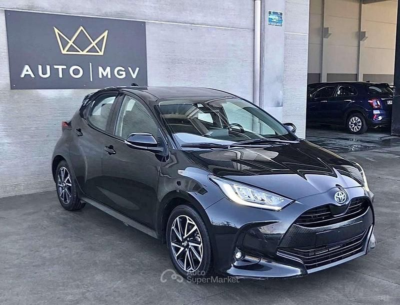 Usata Toyota Yaris Trend 72 CV (52 kW) 2022 Nero Utilitaria