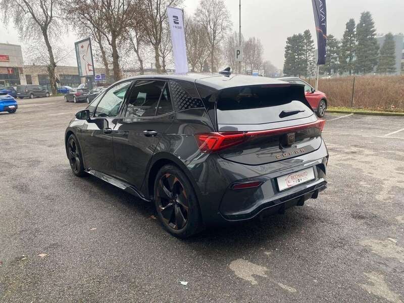 Usata Cupra Born 69 kW (95 CV) 2023 Grigio quasa Utilitaria