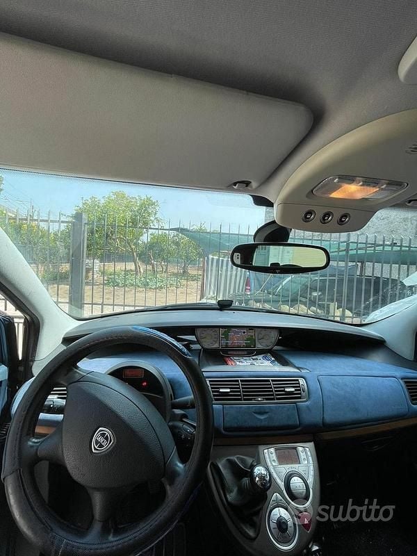 Usata Lancia Phedra 128 CV (94 kW) 2009 Blu Monovolume