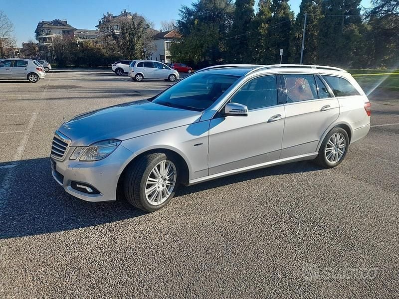 Usata Mercedes E300 204 CV (150 kW) 2010 Grigio Station wagon