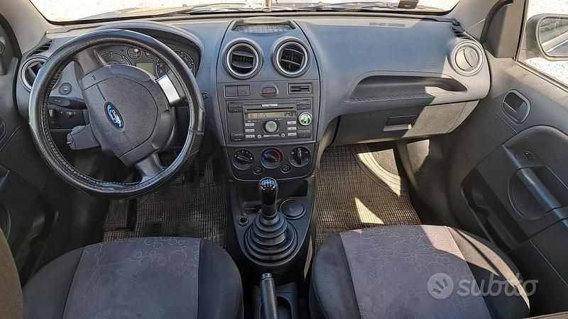 Usata Ford Fiesta 2008 Blu Berlina