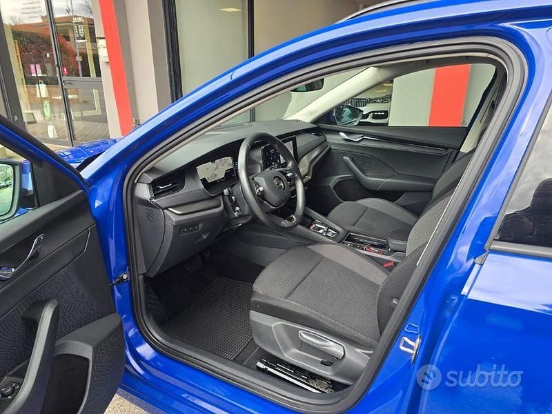 Usata Skoda Octavia Executive 116 CV (85 kW) 2022 Blu mediterraneo Station wagon