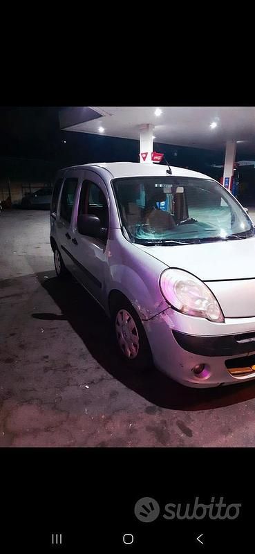Usata Renault Kangoo 86 CV (63 kW) 2010 Grigio Berlina
