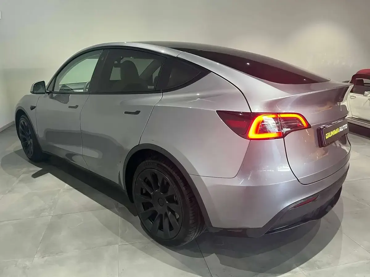 Usata Tesla Model Y Performance 189 kW (258 CV) 2023 Grigio SUV