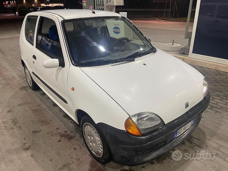 Usata Fiat 600 54 CV (39 kW) 1999 Bianco Berlina