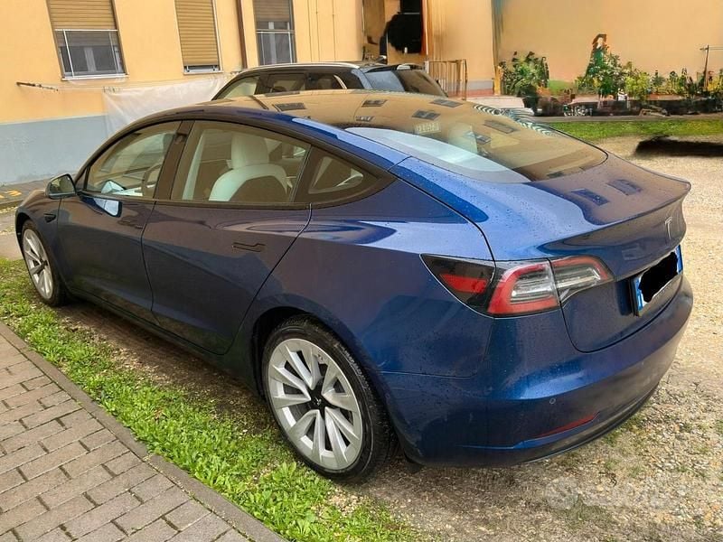 Usata Tesla Model 3 Long Range AWD 366 kW (498 CV) 2021 Blu/azzurro Berlina