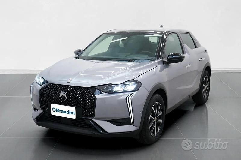 Grigio Nuova 2025 DS Automobiles DS3 SUV | 28.324 € - Immagine 1/4