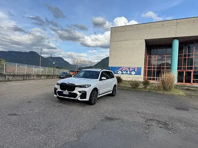 Usata BMW X7 Comfort Edition 339 CV (249 kW) 2022 Bianco SUV