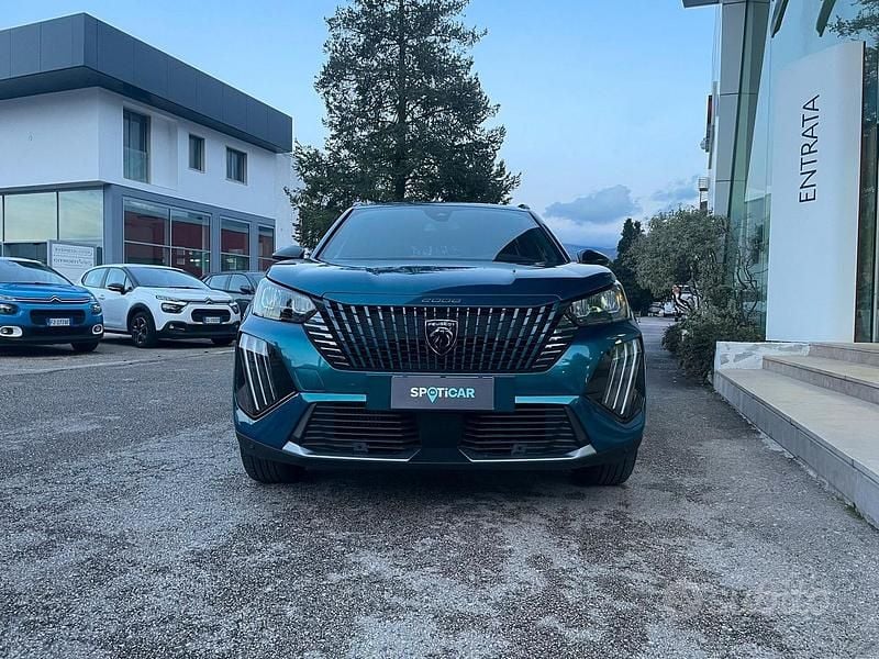 Usata Peugeot 2008 Allure 131 CV (96 kW) 2025 Verde SUV