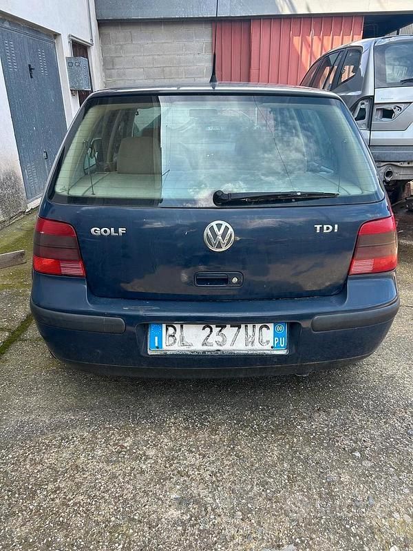 Usata VW Golf IV 2000 Blu Berlina
