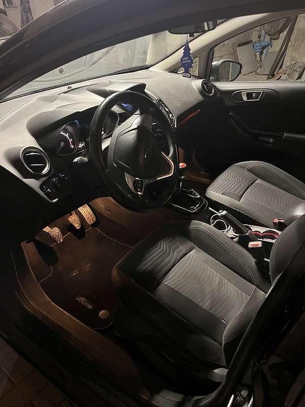 Usata Ford Fiesta Titanium 101 CV (74 kW) 2013 Utilitaria