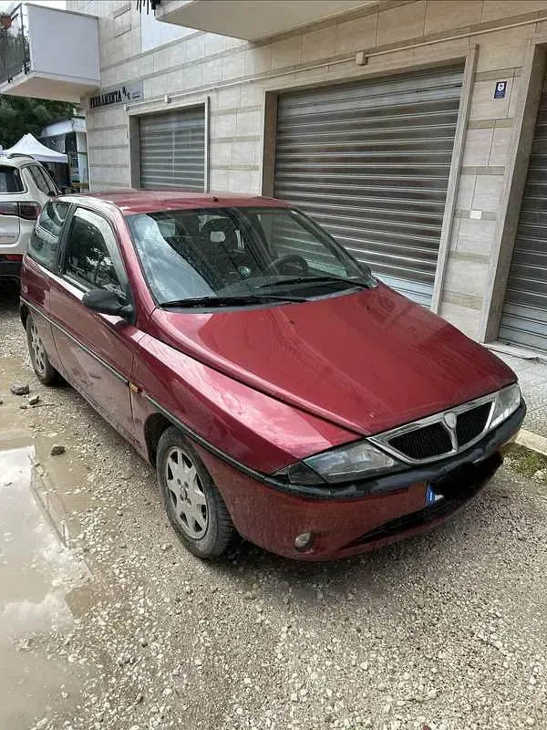 Usata Lancia Ypsilon 86 CV (63 kW) 1999 Utilitaria