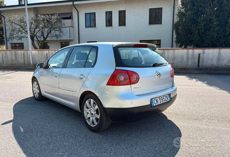 Usata VW Golf IV 2004 Grigio Utilitaria