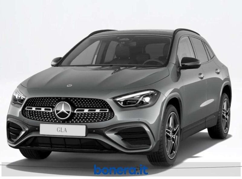 Grigio montagna Nuova 2025 Mercedes GLA200 AMG line SUV | 44.000 € (Ottimo prezzo) - Immagine 1/4