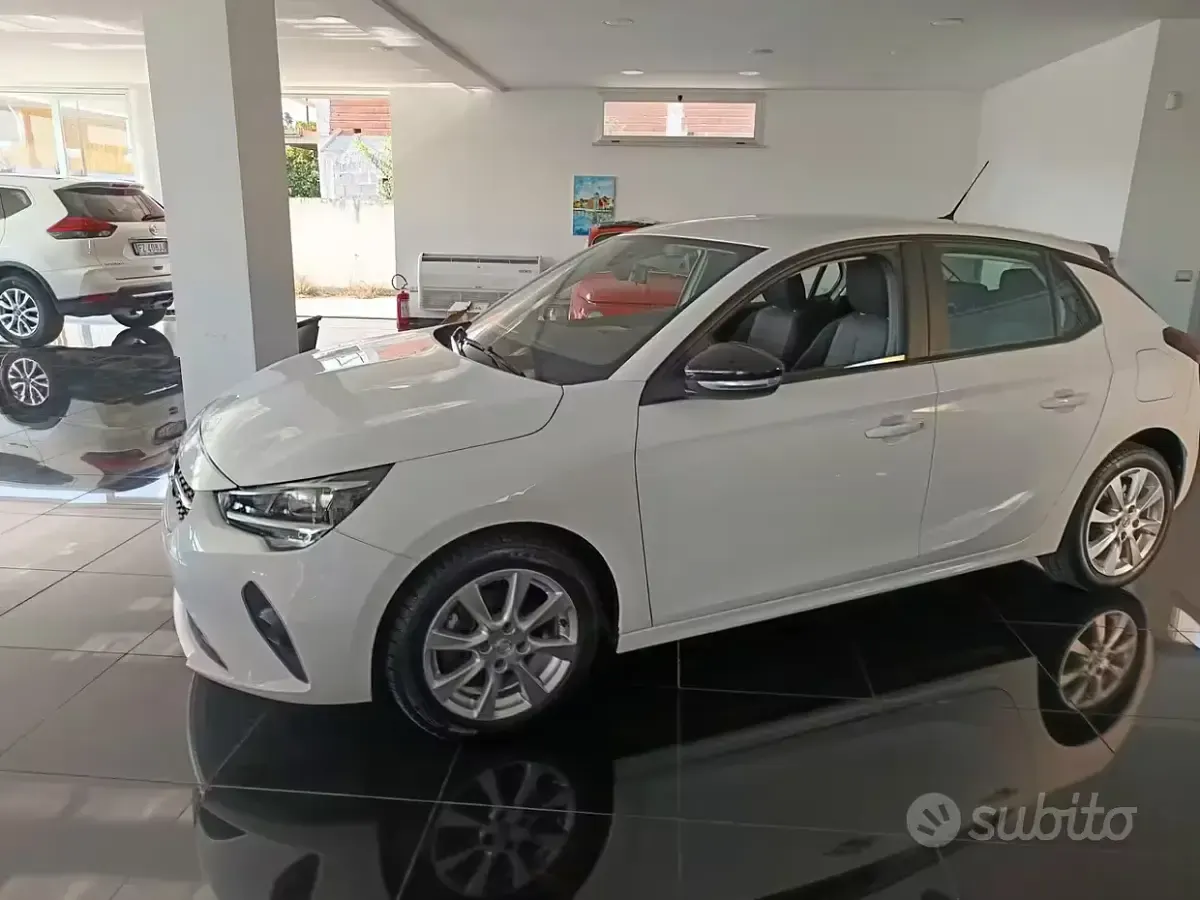 Usata Opel Corsa 102 CV (75 kW) 2023 Bianco Utilitaria