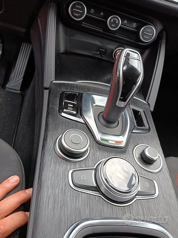 Usata Alfa Romeo Stelvio Ti 190 CV (139 kW) 2020 Blu SUV