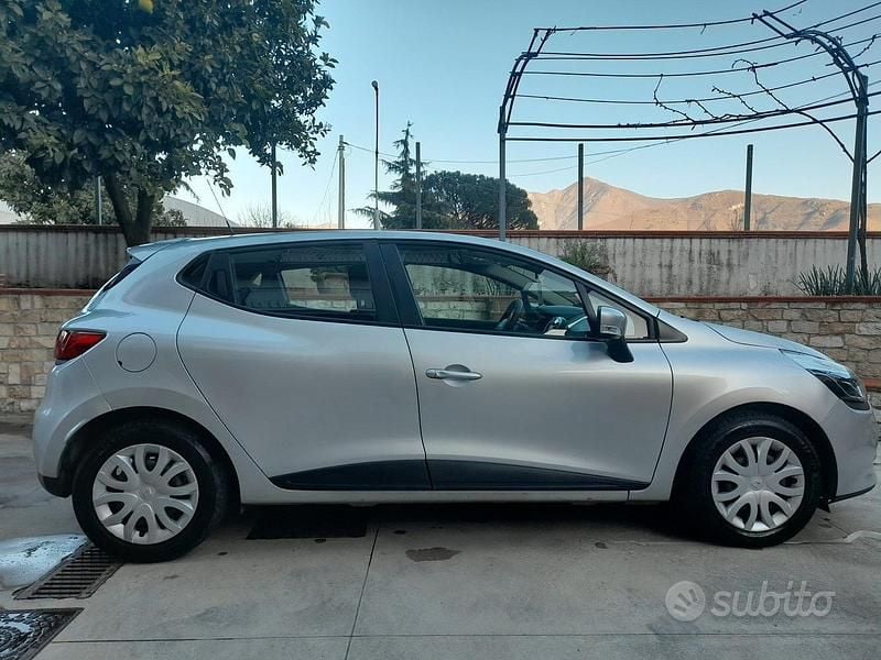 Usata Renault Clio IV 90 CV (66 kW) 2016 Grigio Berlina