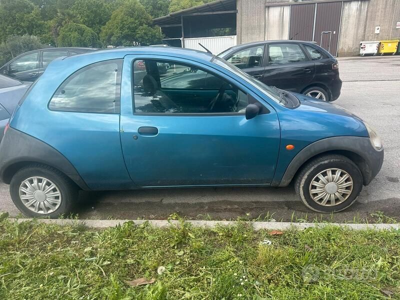 Usata Ford Ka 60 CV (44 kW) 2001 Blu Utilitaria