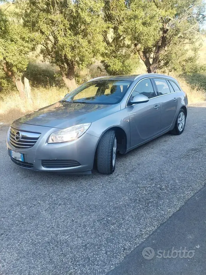 Usata Opel Insignia 174 CV (127 kW) 2012 Grigio Station wagon