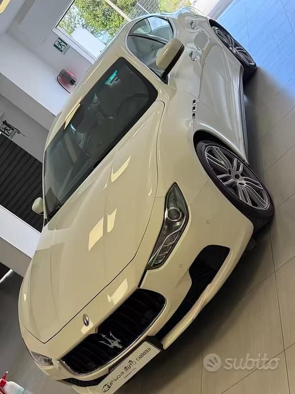 Usata Maserati Ghibli 275 CV (202 kW) 2014 Bianco Berlina