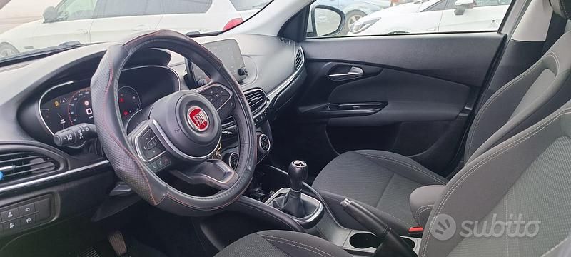 Usata Fiat Tipo Life 101 CV (74 kW) 2021 Grigio Berlina