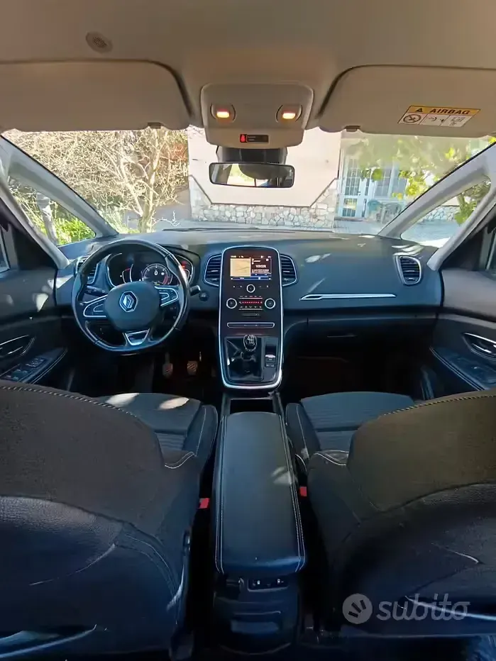 Usata Renault Scénic IV 120 CV (88 kW) 2018 Grigio Monovolume